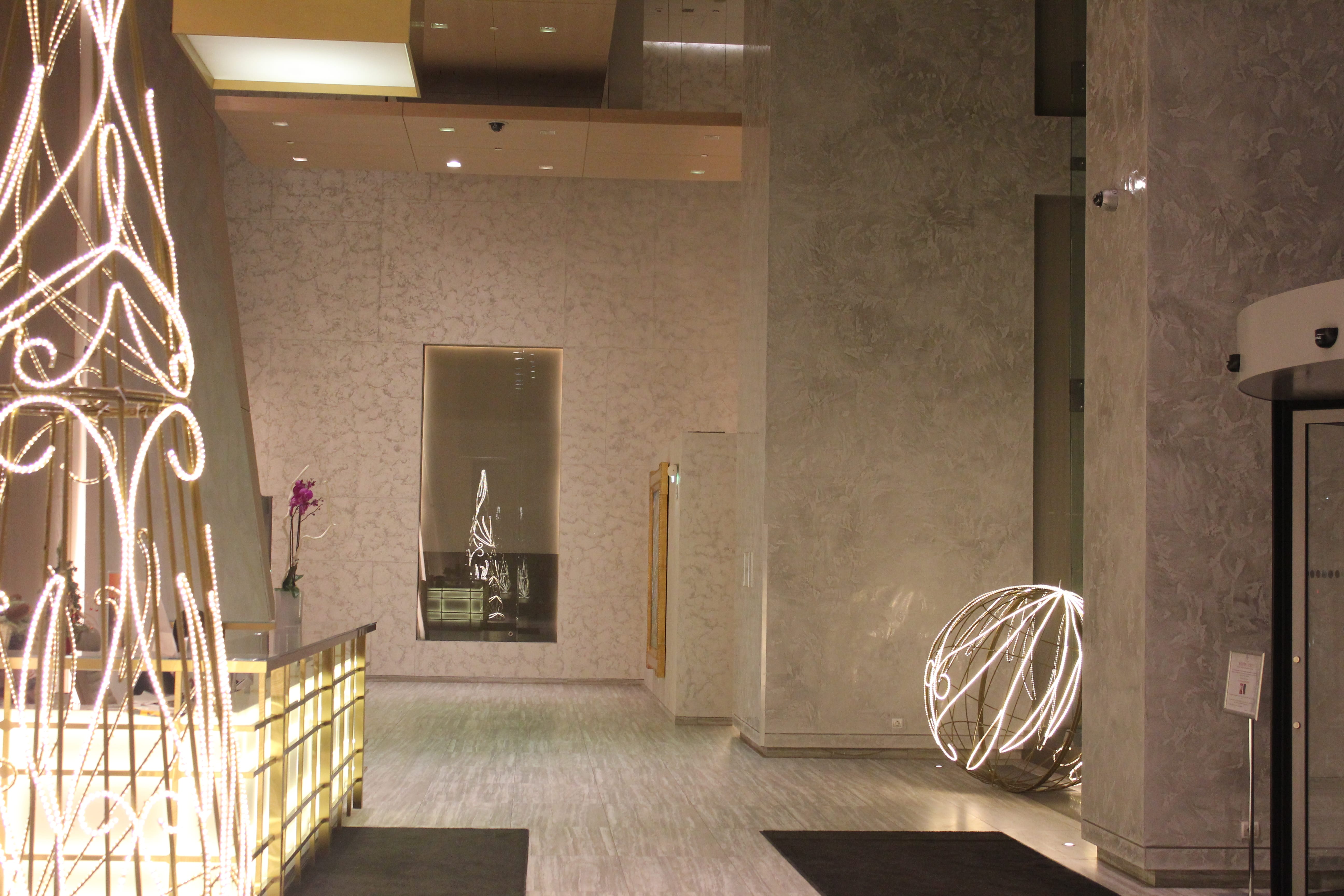 Декоративная штукатурка с имитацией морской губки в интерьере