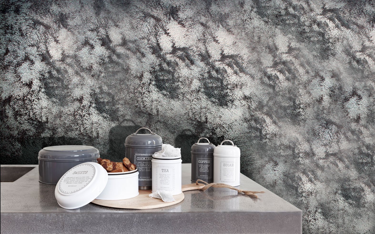 Декоративная штукатурка под бетон с имитацией расшивки швов